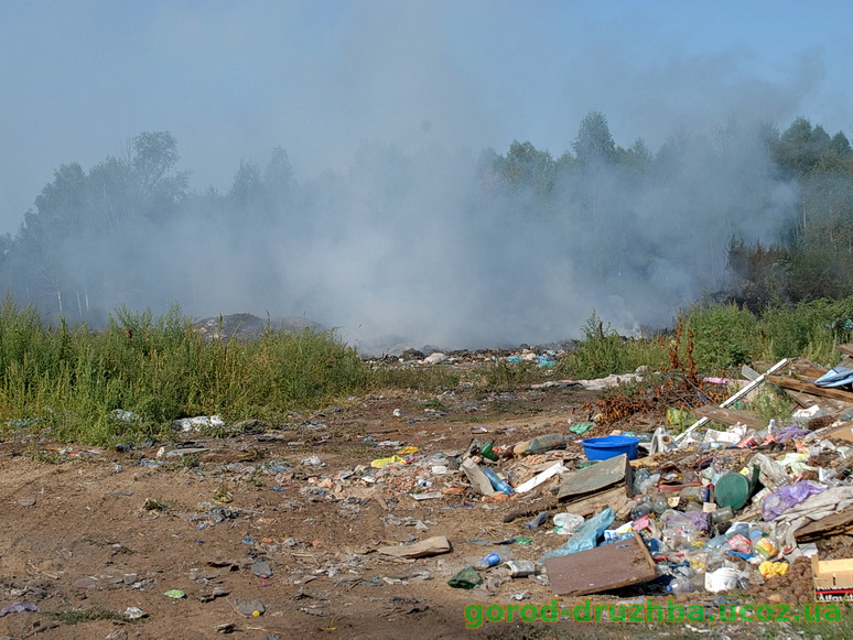 В Ямполі горить селищне сміттєзвалище